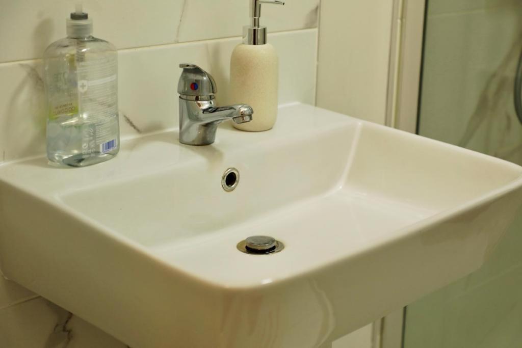 Lovely 2- Bedroom Apartment In Belfast Ngoại thất bức ảnh